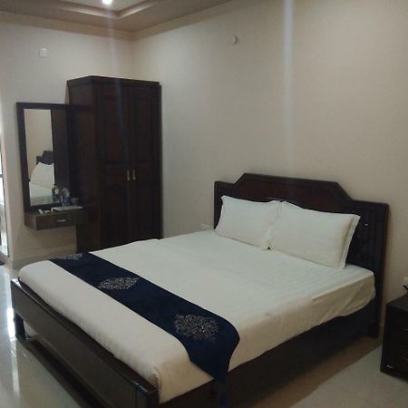Jnr Grand Hotell Madanapalle Eksteriør bilde